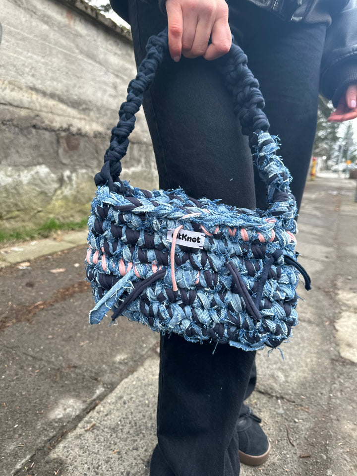 Rok nr.4 up-cycled Denim taska