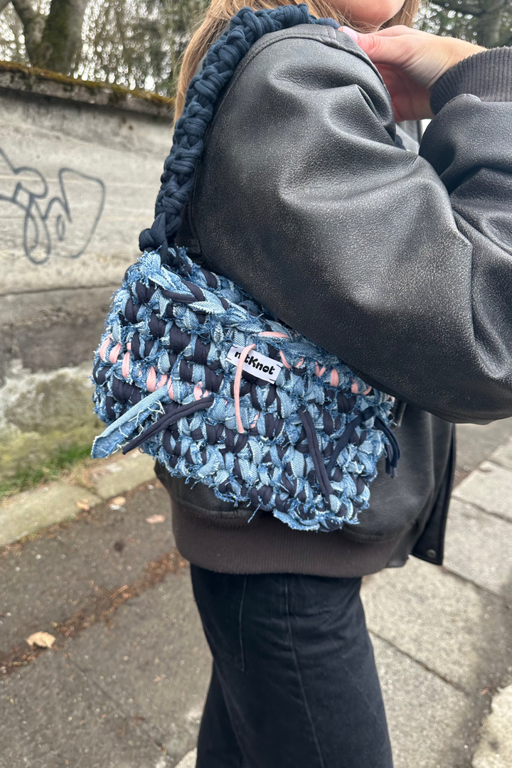 Rok nr.4 up-cycled Denim taska